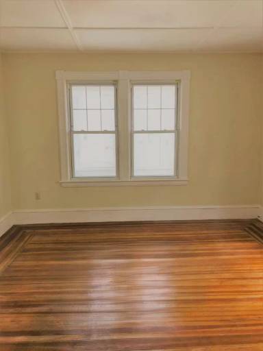 Main picture of 585 Tyler St