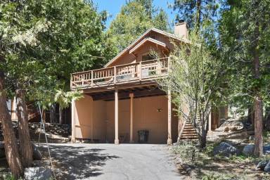Main picture of 12832 Palisade St