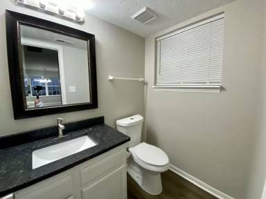 Main picture of 2230 Raymond Park Dr
