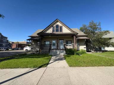 Main picture of 614 N 30th St