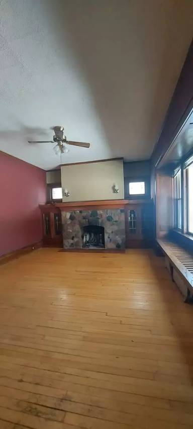 Main picture of 1125 S 72nd St