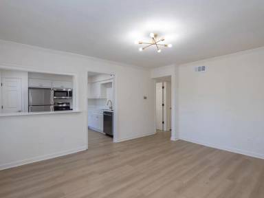 Main picture of 203 Park Ln