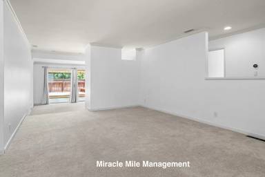 Main picture of 2558 Las Gallinas Ave