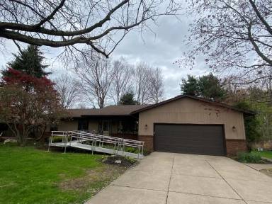 Main picture of 487 Cedarcrest Dr