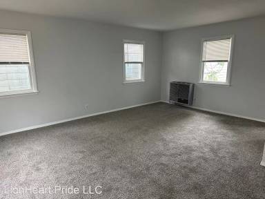 Main picture of 273 N Batavia St