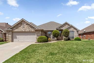 Main picture of 4922 Legacy Dr