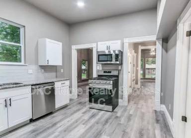 Main picture of 503 E Springer Ave