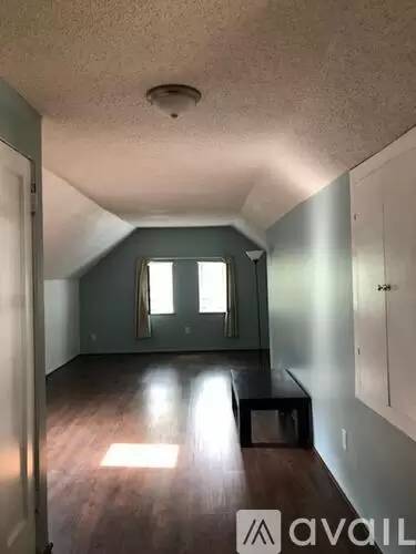 Main picture of 2204 W Ainslie St