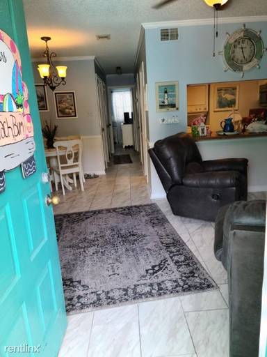 Main picture of 952 W Beach Blvd