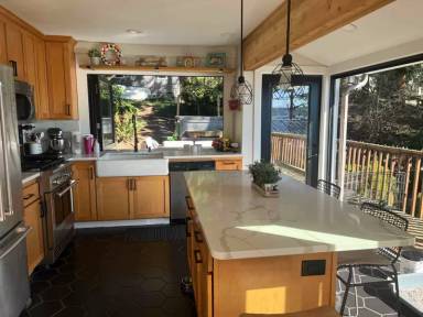Main picture of 11557 Holmes Point Dr NE