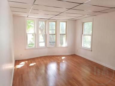 Main picture of 768 Main St