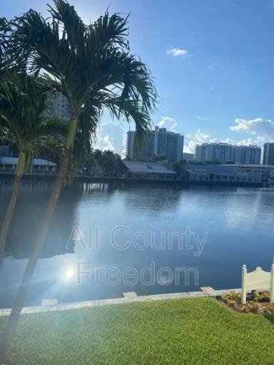 Main picture of Lauderdale Tower Condo