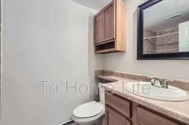 Main picture of 4725 S Acoma St