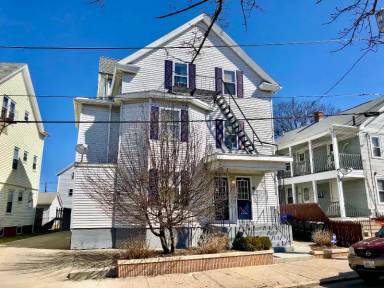 Main picture of 22 Lawrence St