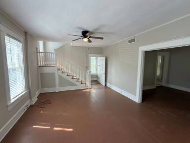 Main picture of 315 Dalzell St