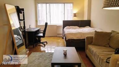 Main picture of 220 E 24th St