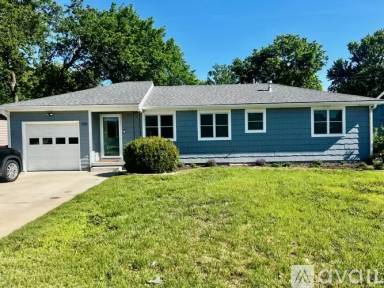 Main picture of 1726 W 22nd St