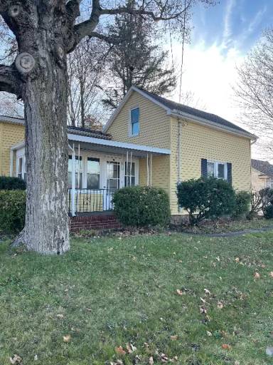 Main picture of 336 E Jefferson St