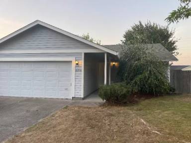 Main picture of 15210 NE 50th St