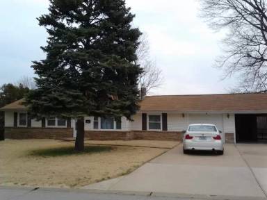 Main picture of 6 Hazelwood Ln