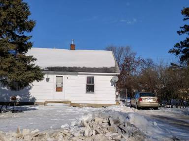 Main picture of 611 4th St W
