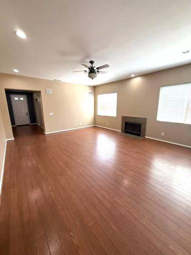 Main picture of 2415 Bowles Ln