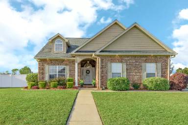 Main picture of 137 Greyfox Trl