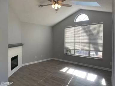 Main picture of 1508 Spelling Way