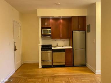 Main picture of 440 E 78th St