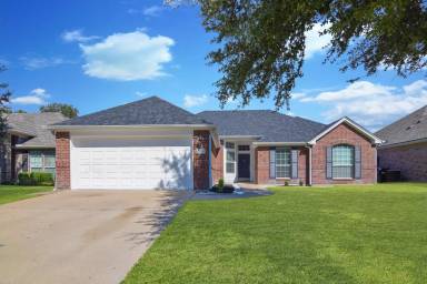 Main picture of 2620 Blue Meadow Dr