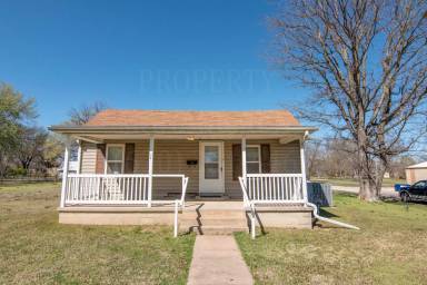 Main picture of 516 E 8th St