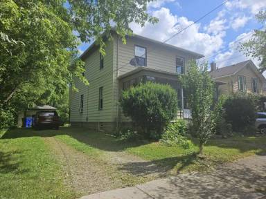 Main picture of 624 W Highland Ave