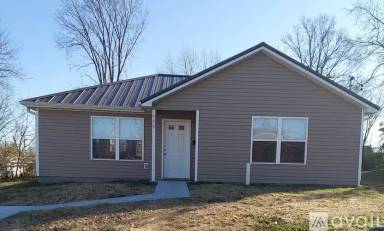 Main picture of 930 S Calhoun St
