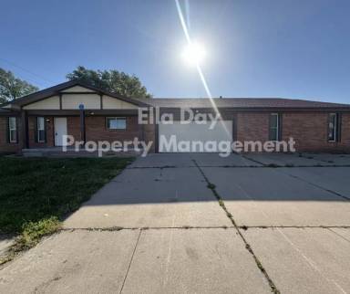 Main picture of 2006 S White Oak Dr & 8204 E Chalet Dr Duplex