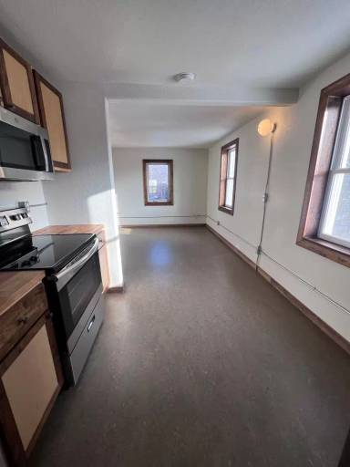 Main picture of 507 6th Ave