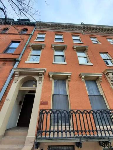 Main picture of 811 Park Ave