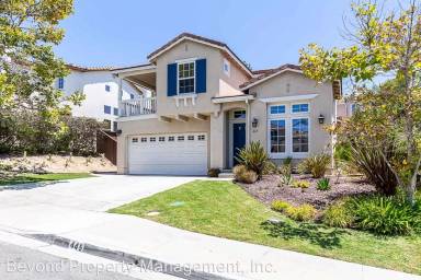 Main picture of 445 Avenida Antonio