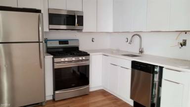 Main picture of 225 Macdougal St