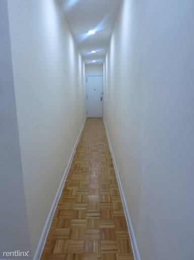 Main picture of 220 E 78th St