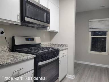 Main picture of 3119 Woodpecker Ct