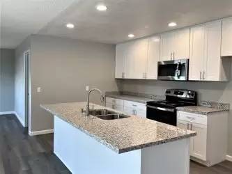 Main picture of 2042 Robin Dr