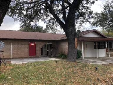 Main picture of 7418 Meadow Cliff St