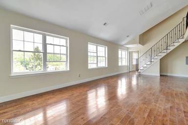 Main picture of 2 John St