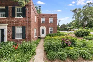 Main picture of 1020 S Barton St