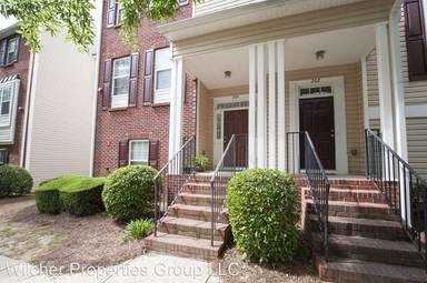 Main picture of 204 Village Square Dr