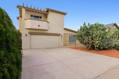 Main picture of 1933 E Carson Dr