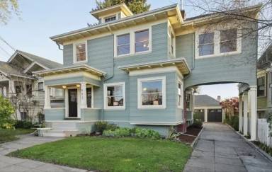 Main picture of 443 62nd St