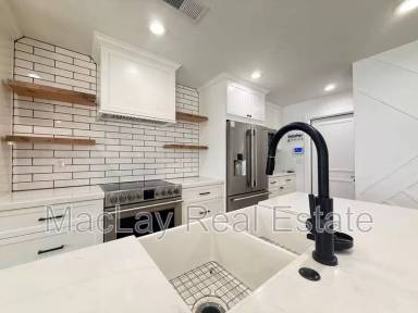 Main picture of 1363 W Los Lagos Vis
