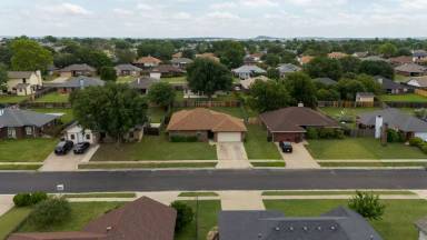 Main picture of 3807 Water Oak Dr