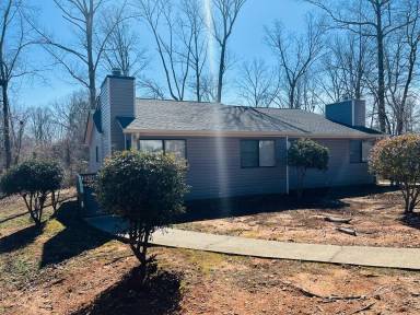Main picture of 13-15-Oakmount Dr
